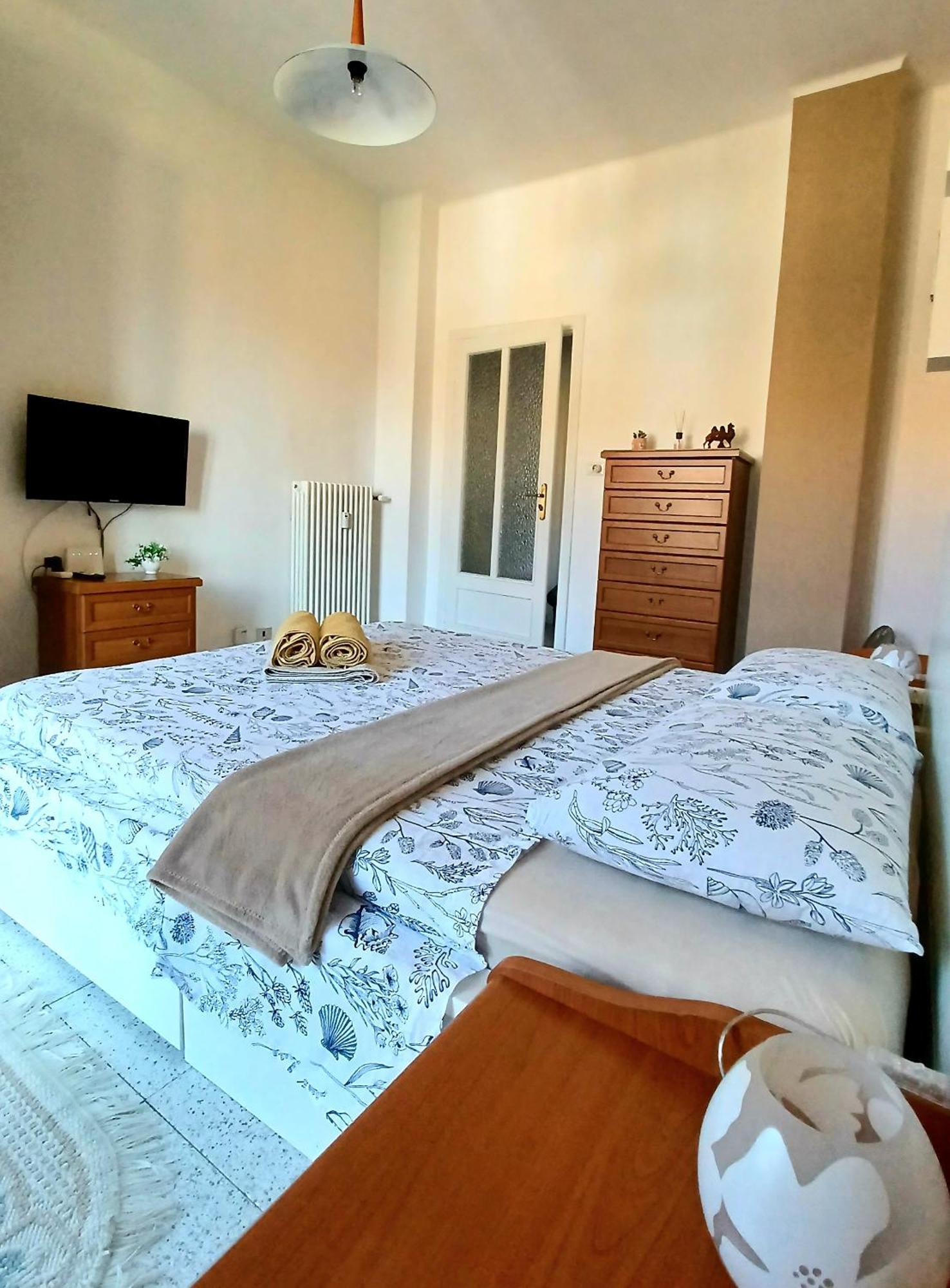 Intero Appartamento Luminoso E Accogliente ! Торино Екстериор снимка